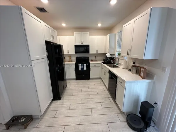 $2,375 | 1030 Southeast 23rd Terrace, Unit 1030, Homestead, FL 33035