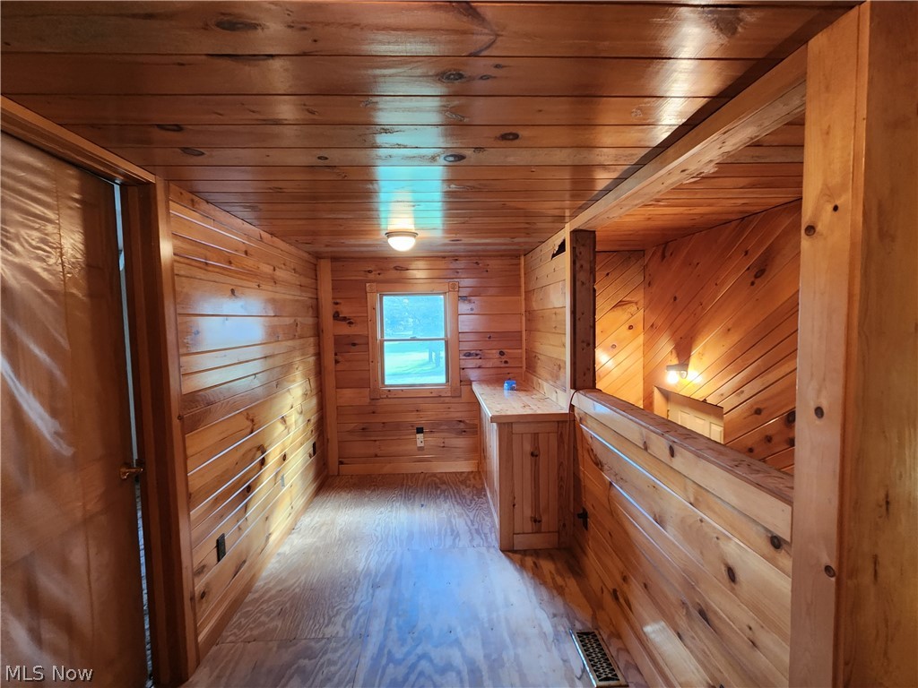 4900 Warren - Sharon Road Vienna, OH 44473 - Photo 5 of 25 Back entry mudroom/office