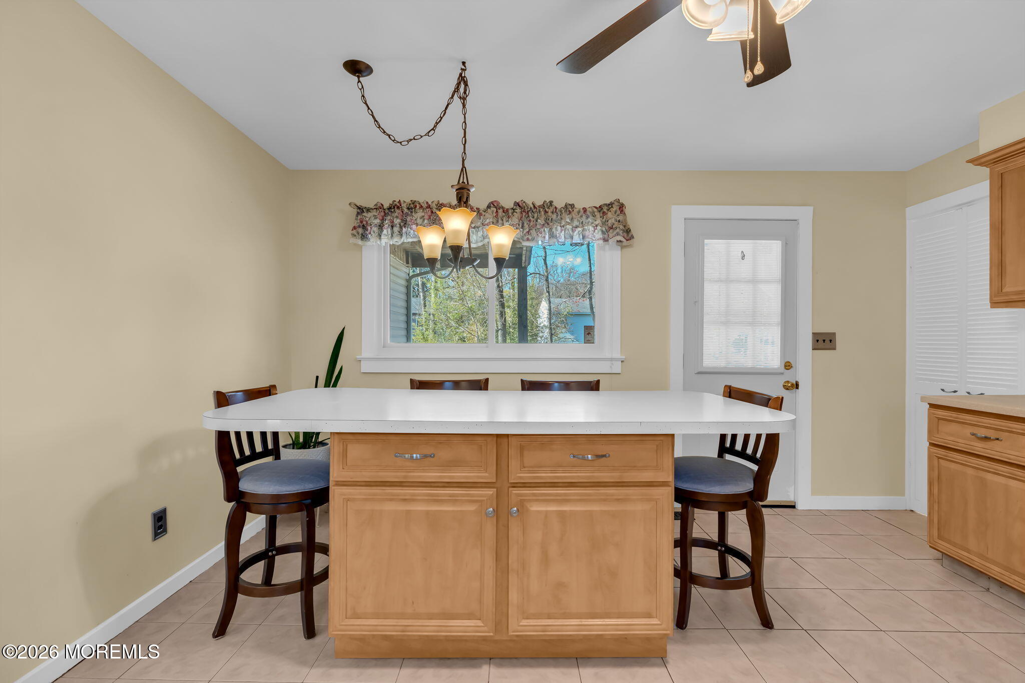 44 Asbury Road Farmingdale, NJ 07727 - Photo 19 of 77 kitchen island w seating