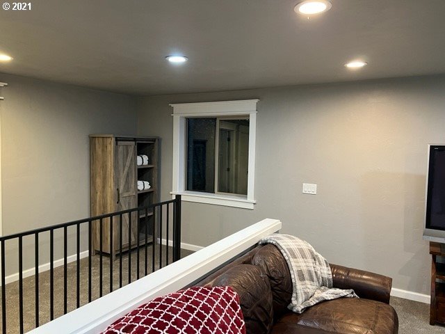 83490 Rattlesnake Road Dexter, OR 97431 - Photo 18 of 27 a bedroom with bed and a window