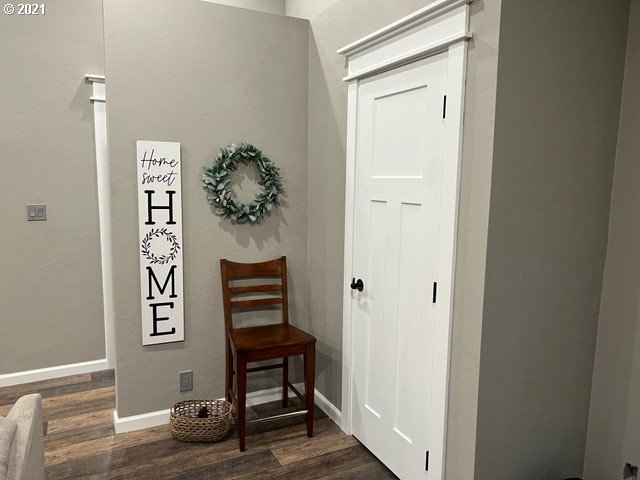 83490 Rattlesnake Road Dexter, OR 97431 - Photo 5 of 27 a view of an entryway with wooden floor