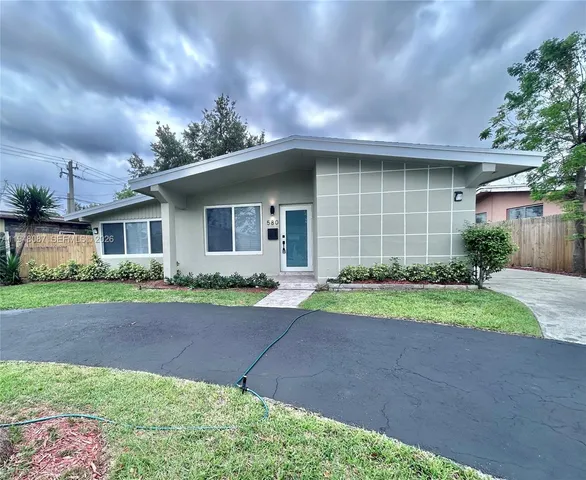 $3,500 | 580 Northeast 177th Street, North Miami Beach, FL 33162