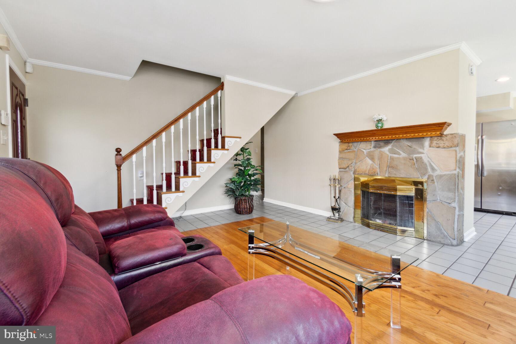 9911 Dilston Road Silver Spring, MD 20903 - Photo 3 of 18 Living Room