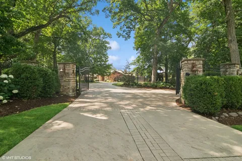 $4,700,000 | 13 Goose Lake Drive, Barrington Hills, IL 60010