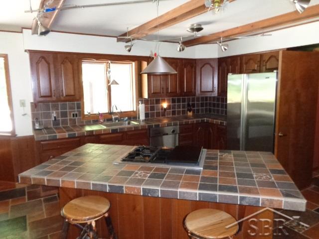 13211 Frost Road Hemlock, MI 48626 - Photo 10 of 30 Island