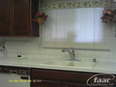 3220 Red Barn Road Flint, MI 48507 - Photo 4 of 10 20192294-3.JPG