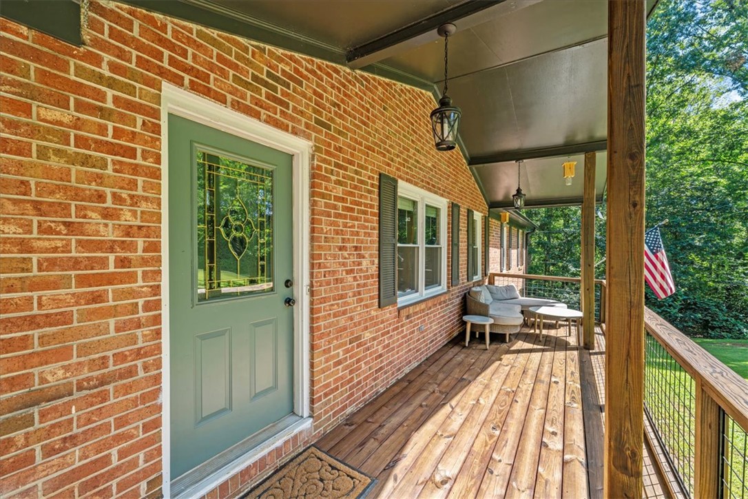 121 State Rd S-37-381 Seneca, SC 29678 - Photo 2 of 41 Gallery Image 2