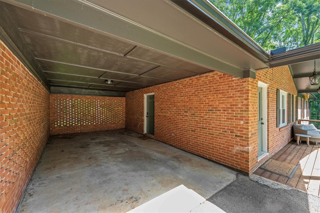 121 State Rd S-37-381 Seneca, SC 29678 - Photo 3 of 41 Gallery Image 3