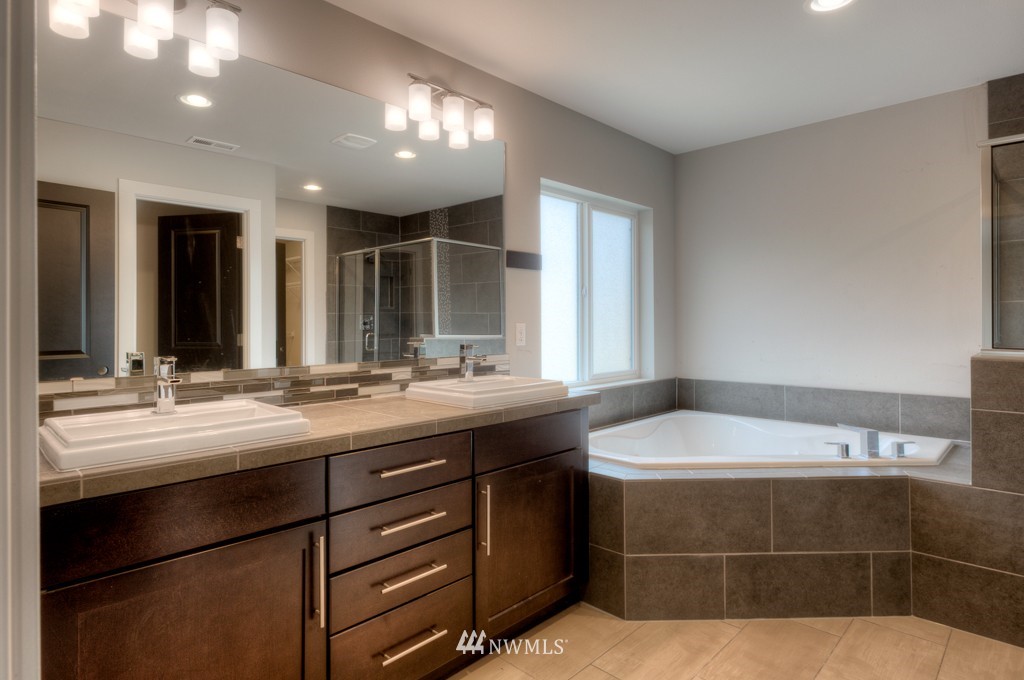 18025 44th Avenue Southeast, Unit LOT18 Bothell, WA 98012 - Photo 8 of 11