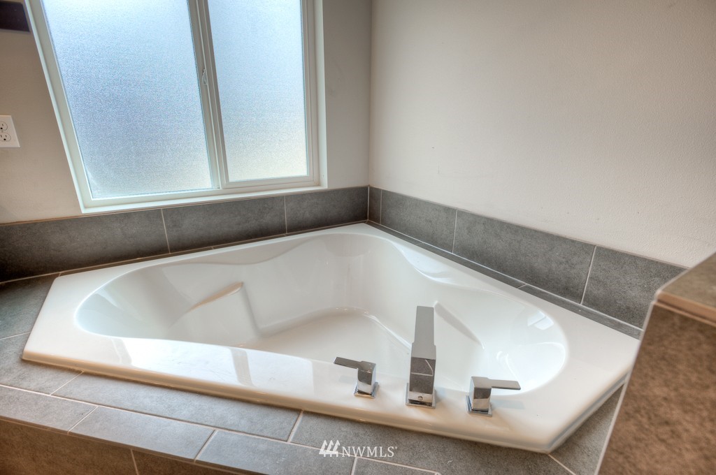 18025 44th Avenue Southeast, Unit LOT18 Bothell, WA 98012 - Photo 9 of 11