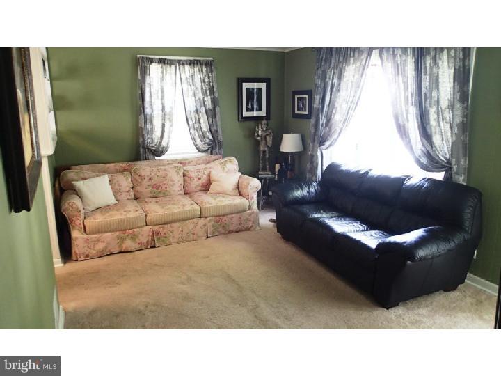 43 Shepherd Road Cherry Hill, NJ 08034 - Photo 4 of 23 Living Room