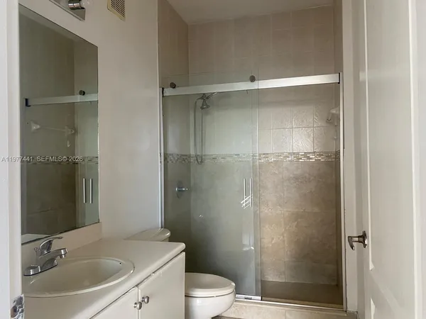 $2,100 | 17630 Northwest 73rd Avenue, Unit 1024, Hialeah, FL 33015