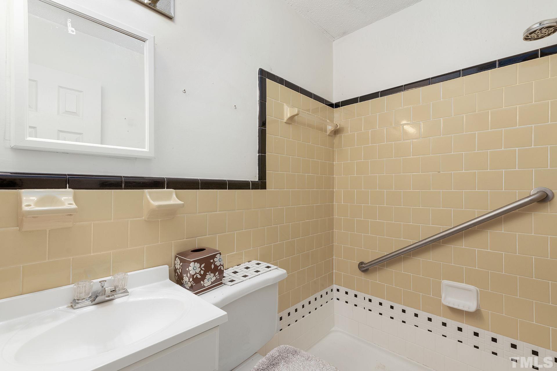 424 Sunnyview Road Henderson, NC 27536 - Photo 16 of 28 Gallery Image 16