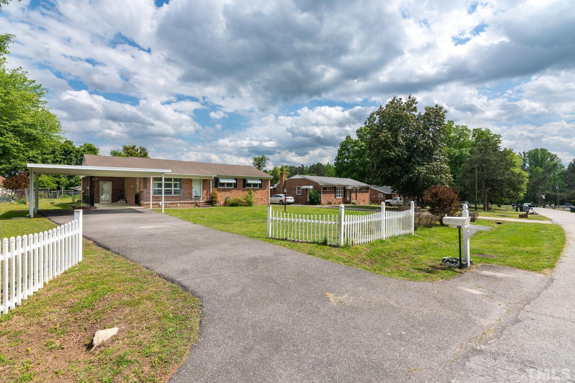 424 Sunnyview Road Henderson, NC 27536 - Photo 2 of 28 Gallery Image 2