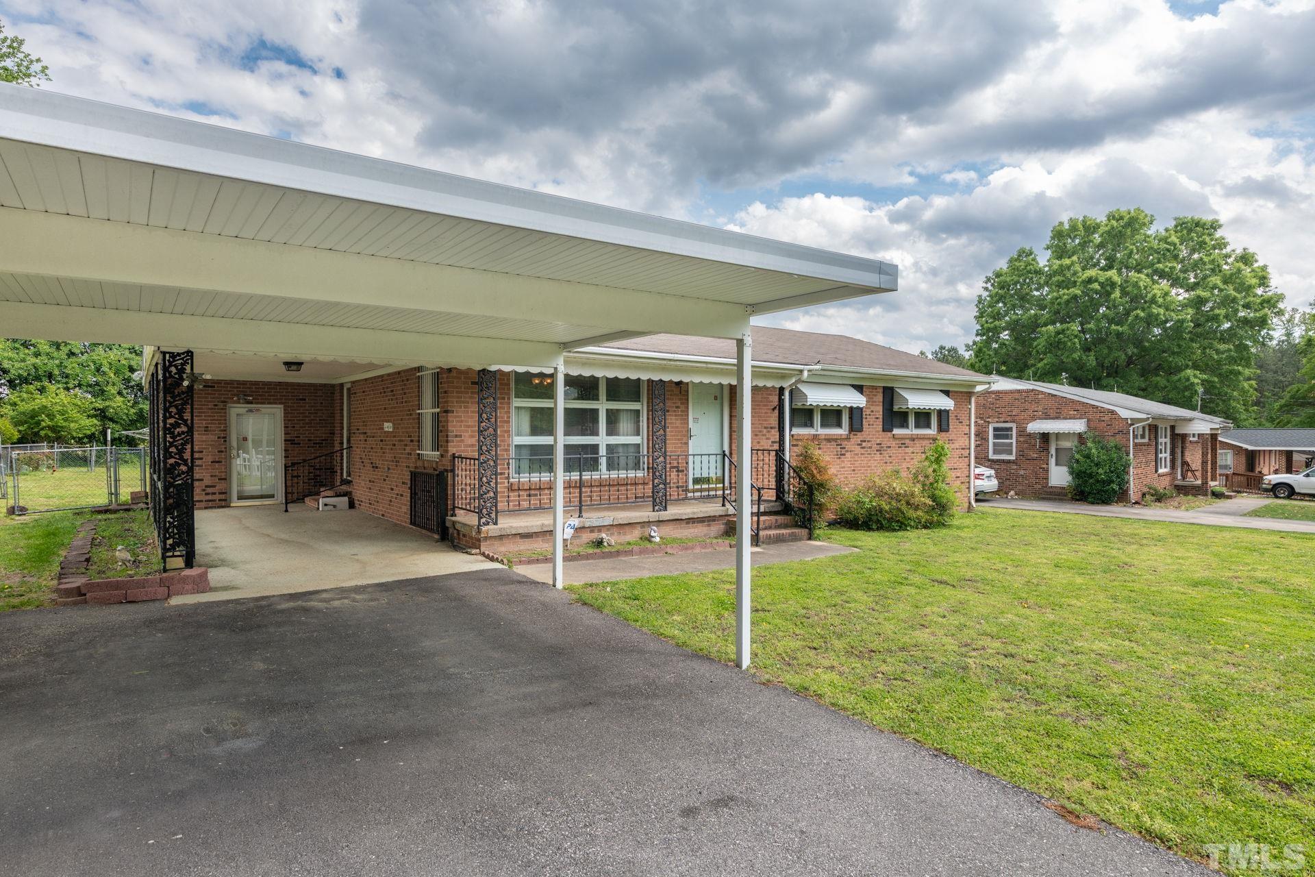 424 Sunnyview Road Henderson, NC 27536 - Photo 3 of 28 Gallery Image 3