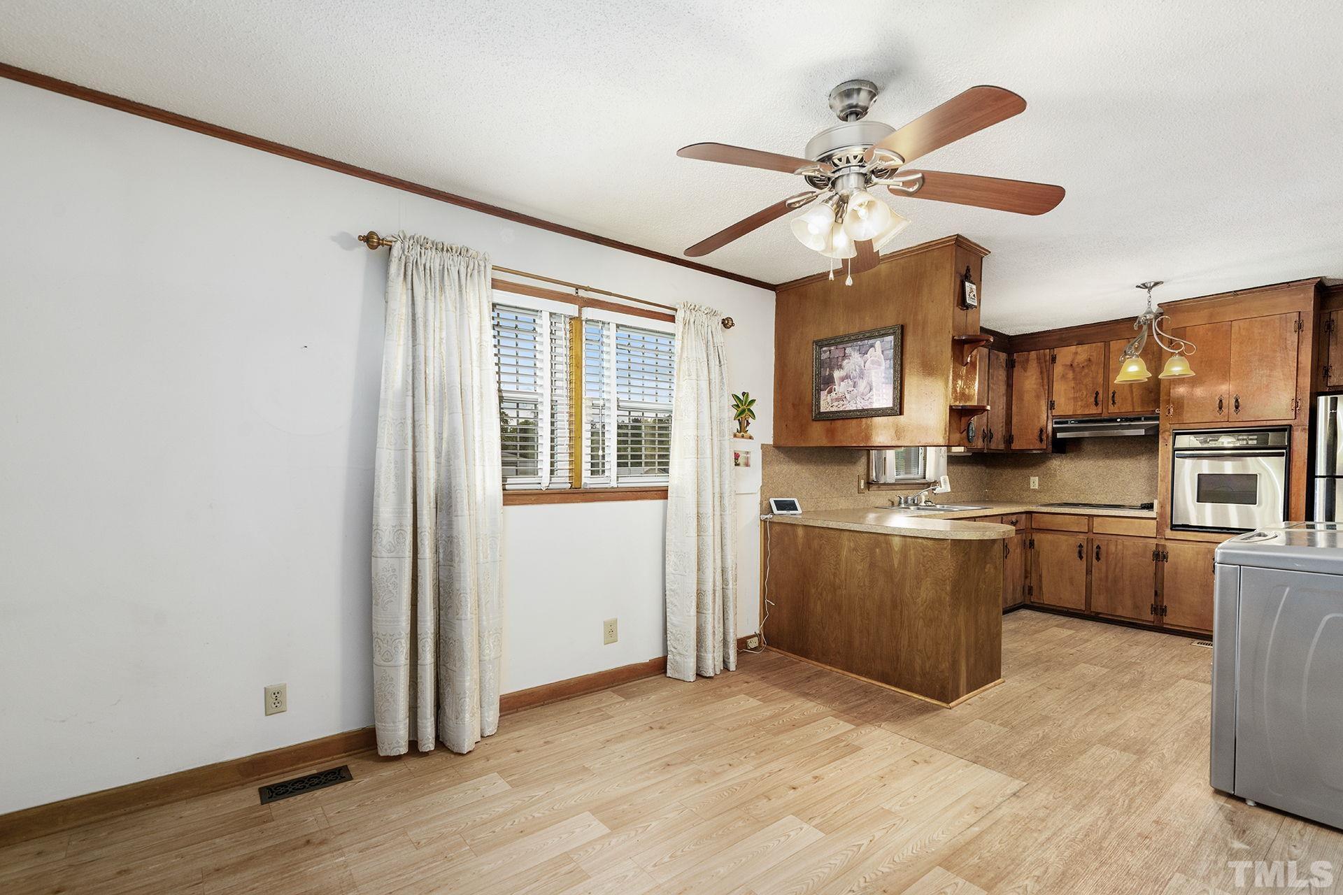424 Sunnyview Road Henderson, NC 27536 - Photo 4 of 28 Gallery Image 4