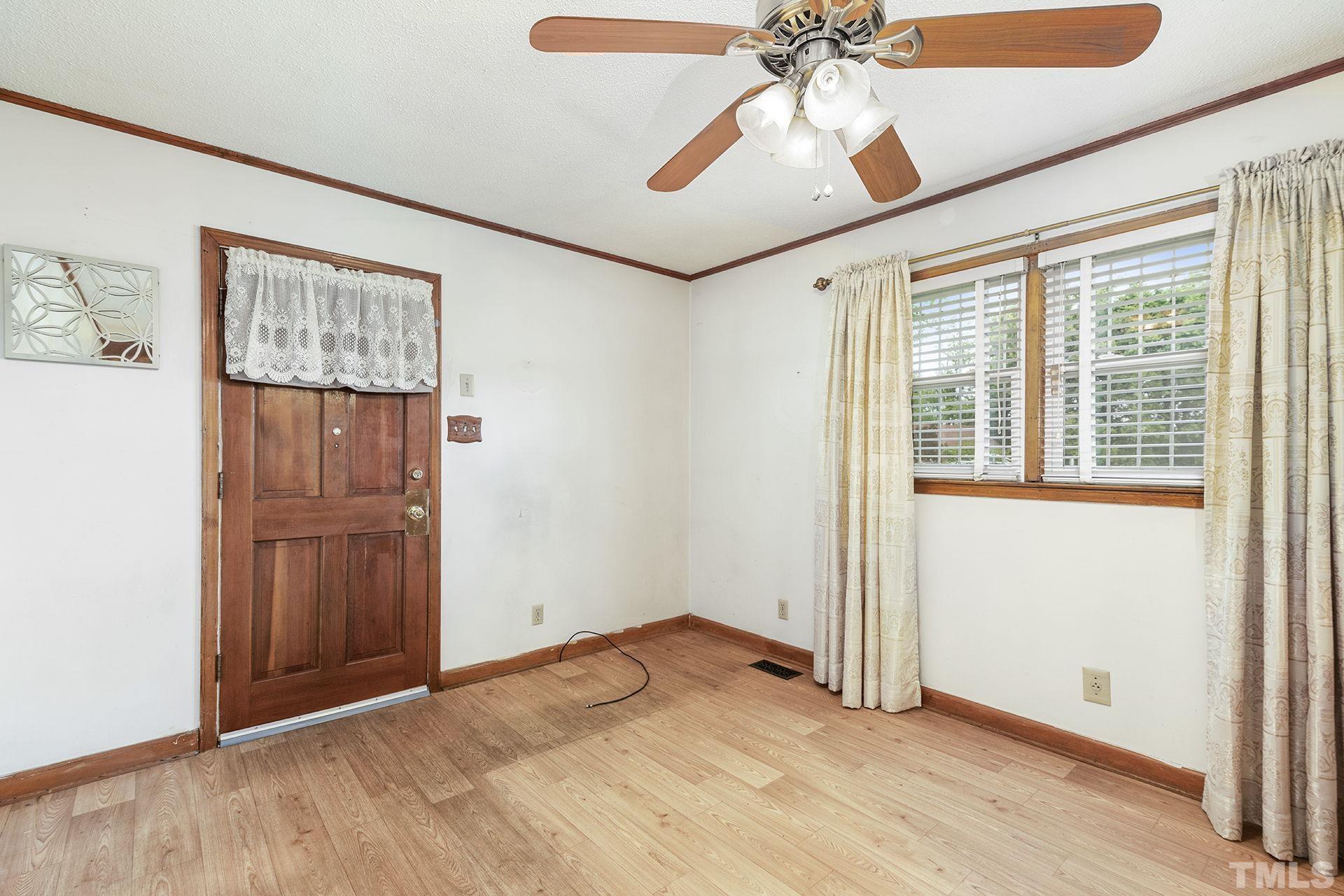 424 Sunnyview Road Henderson, NC 27536 - Photo 5 of 28 Gallery Image 5