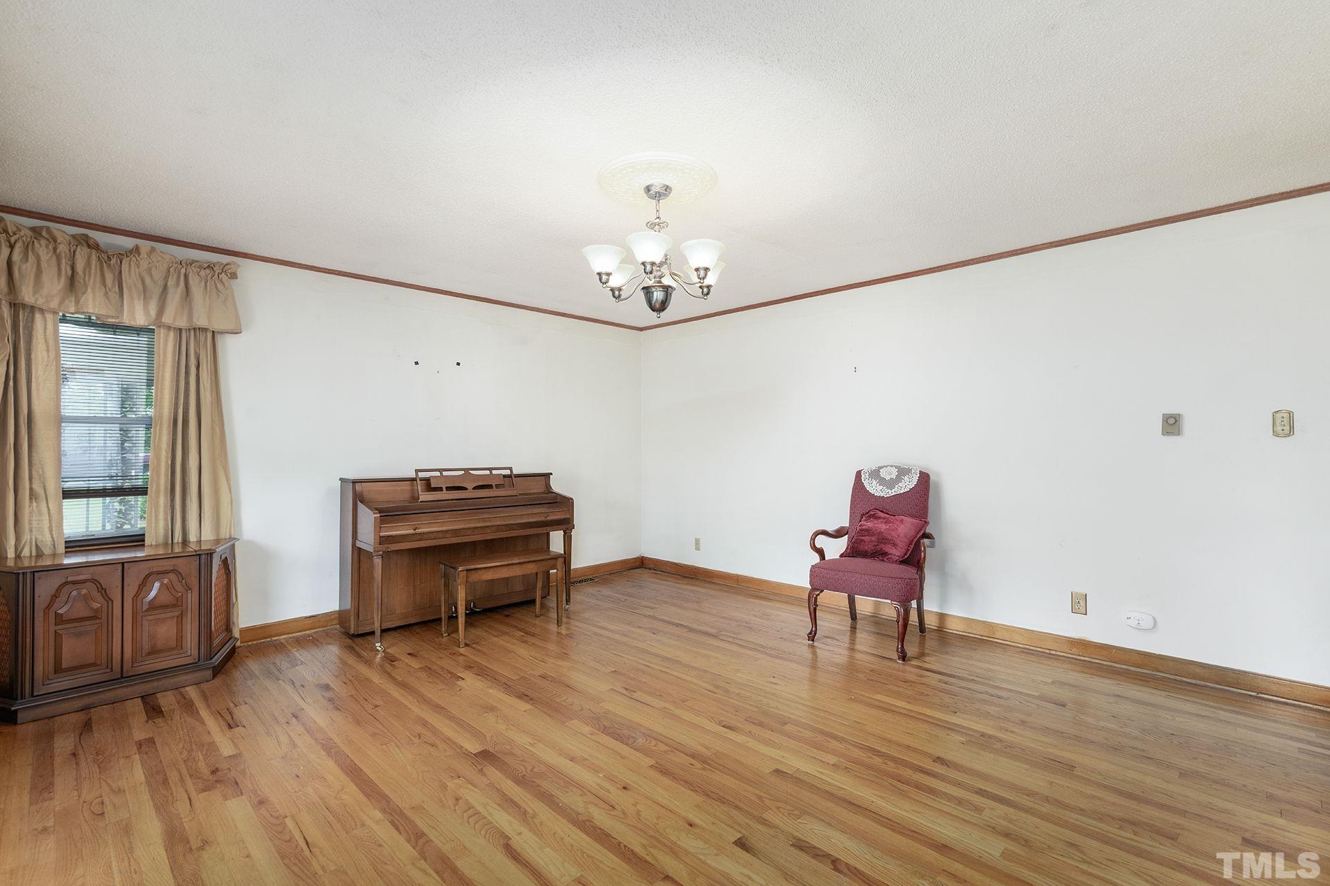 424 Sunnyview Road Henderson, NC 27536 - Photo 10 of 28 Gallery Image 10