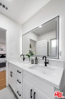 $1,495,000 | 1207 West Orange Grove Avenue, Burbank, CA 91506