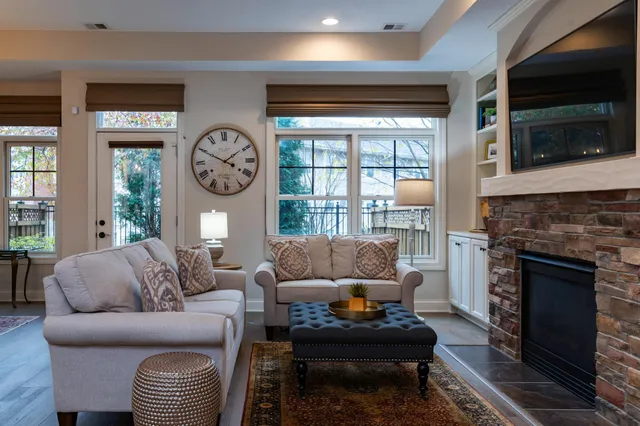 $625,000 | 1957 Oak Street, Mendota Heights, MN 55118