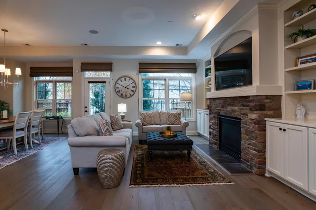 $625,000 | 1957 Oak Street, Mendota Heights, MN 55118