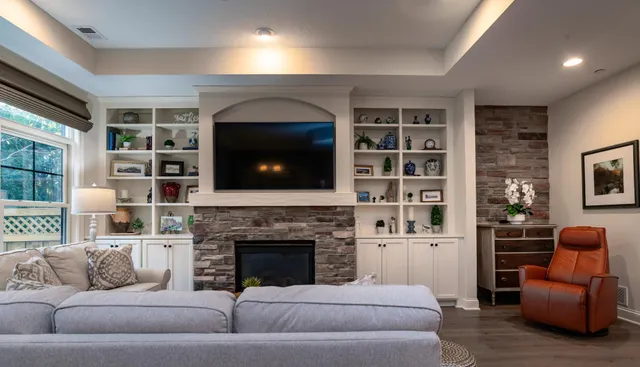 $625,000 | 1957 Oak Street, Mendota Heights, MN 55118