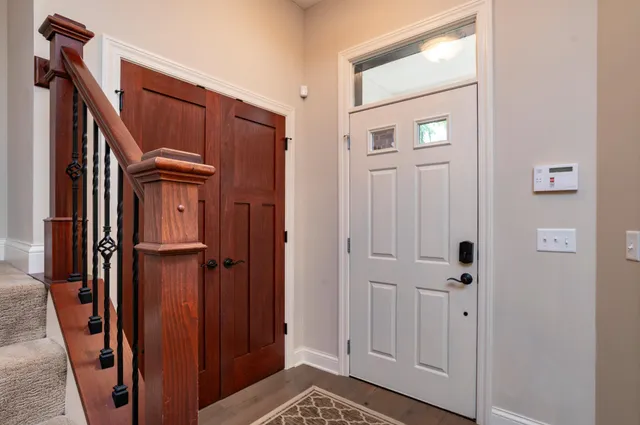 $625,000 | 1957 Oak Street, Mendota Heights, MN 55118