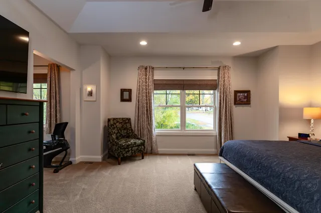 $625,000 | 1957 Oak Street, Mendota Heights, MN 55118