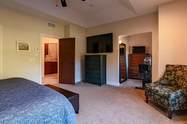 $625,000 | 1957 Oak Street, Mendota Heights, MN 55118