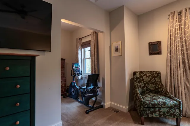 $625,000 | 1957 Oak Street, Mendota Heights, MN 55118