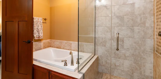 $625,000 | 1957 Oak Street, Mendota Heights, MN 55118