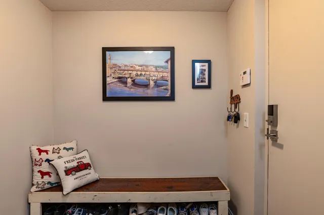 $625,000 | 1957 Oak Street, Mendota Heights, MN 55118