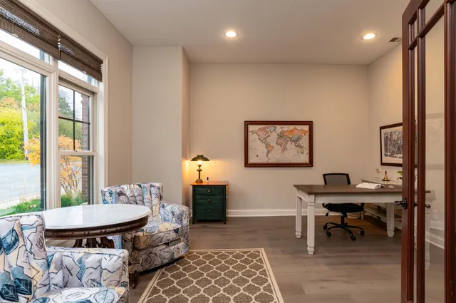 $625,000 | 1957 Oak Street, Mendota Heights, MN 55118