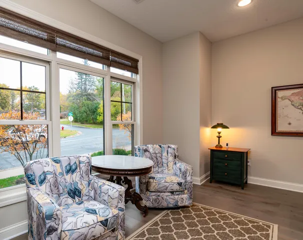 $625,000 | 1957 Oak Street, Mendota Heights, MN 55118