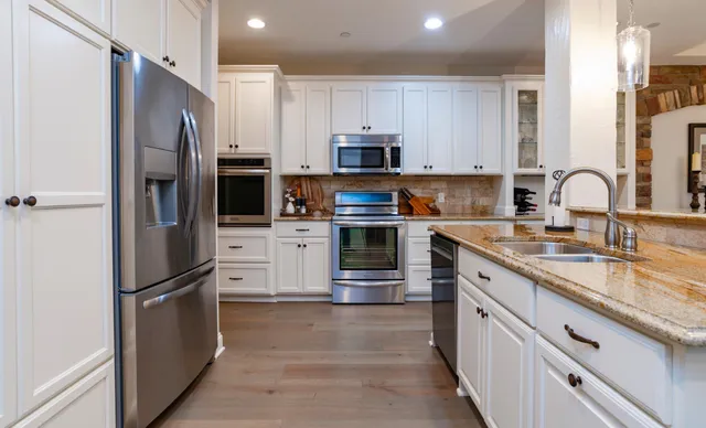 $625,000 | 1957 Oak Street, Mendota Heights, MN 55118