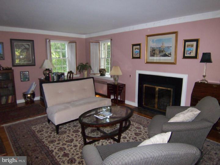 2 Rose Hill Road Media, PA 19063 - Photo 4 of 25 Living Room