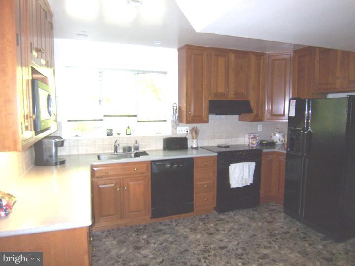 2 Rose Hill Road Media, PA 19063 - Photo 10 of 25 Kitchen