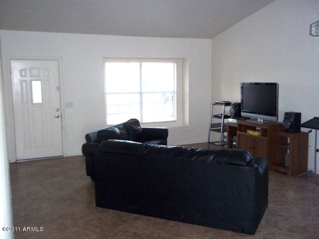 7817 West Boca Raton Road Peoria, AZ 85381 - Photo 2 of 12 LIVING ROOM