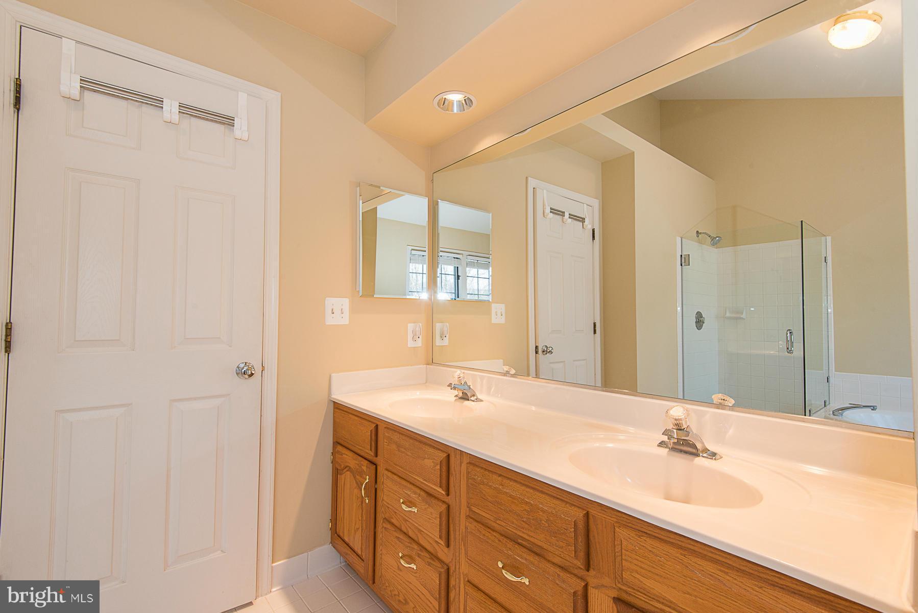 10344 Wetherburn Road Ellicott City, MD 21163 - Photo 23 of 30 Bath (Master)