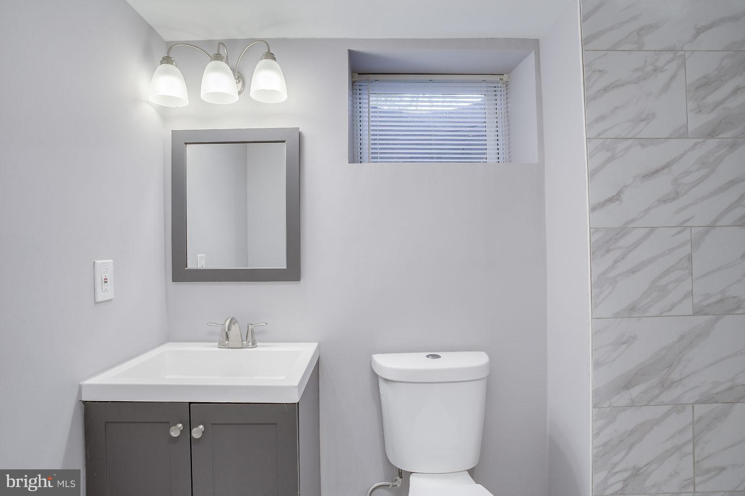 4222 Colborne Road Baltimore, MD 21229 - Photo 17 of 22 Bath