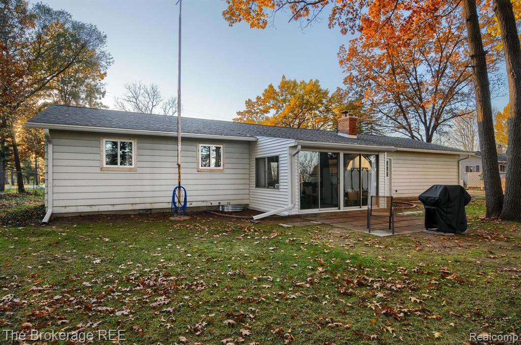 8406 North Seymour Road Flushing, MI 48433 - Photo 8 of 36