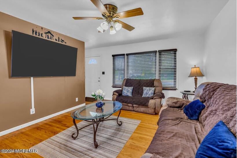 691 Aldrich Road Howell, NJ 07731 - Photo 4 of 8 Screenshot 2024-07-17 211033