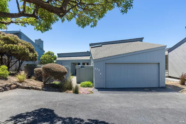$1,247,000 | 172 Condor Court, Bodega Bay, CA 94923