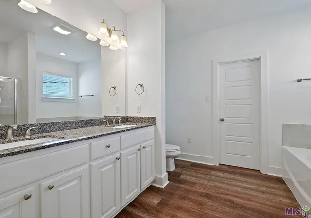 $2,400 | 616 Lake Shelf Drive, Baton Rouge, LA 70820