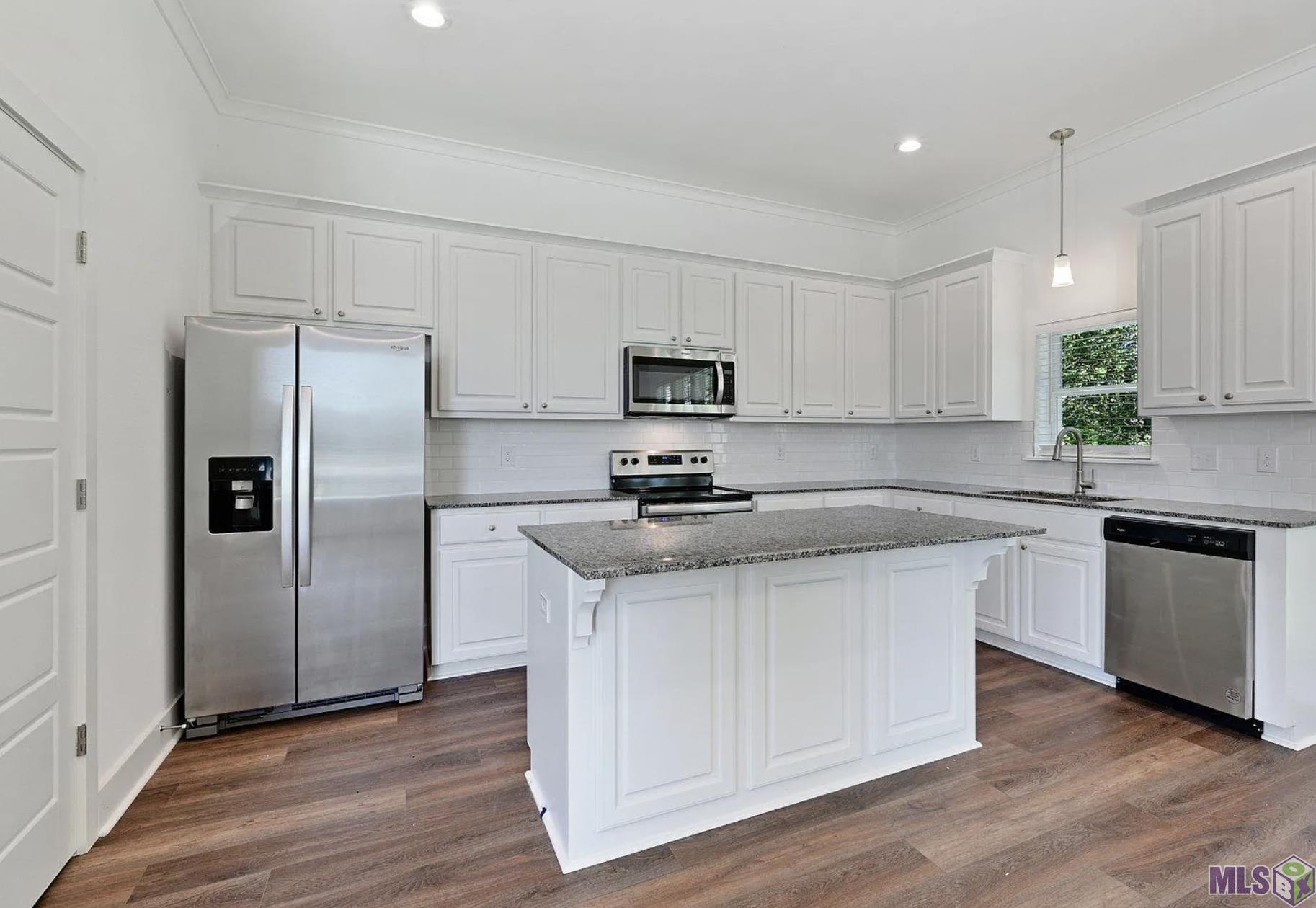 616 Lake Shelf Drive Baton Rouge, LA 70820 - Photo 4 of 14