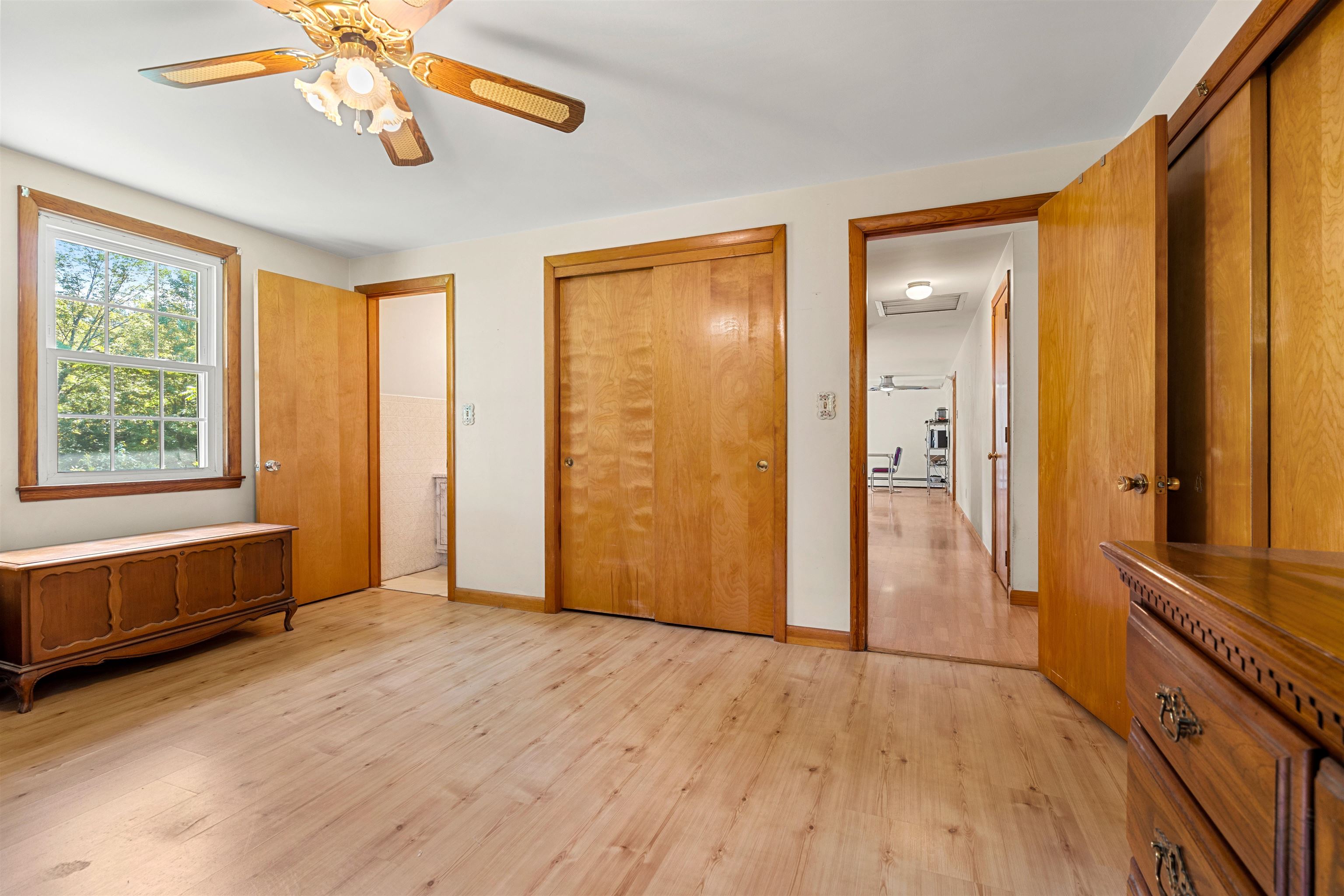 87 Tsienneto Road Derry, NH 03038 - Photo 11 of 40