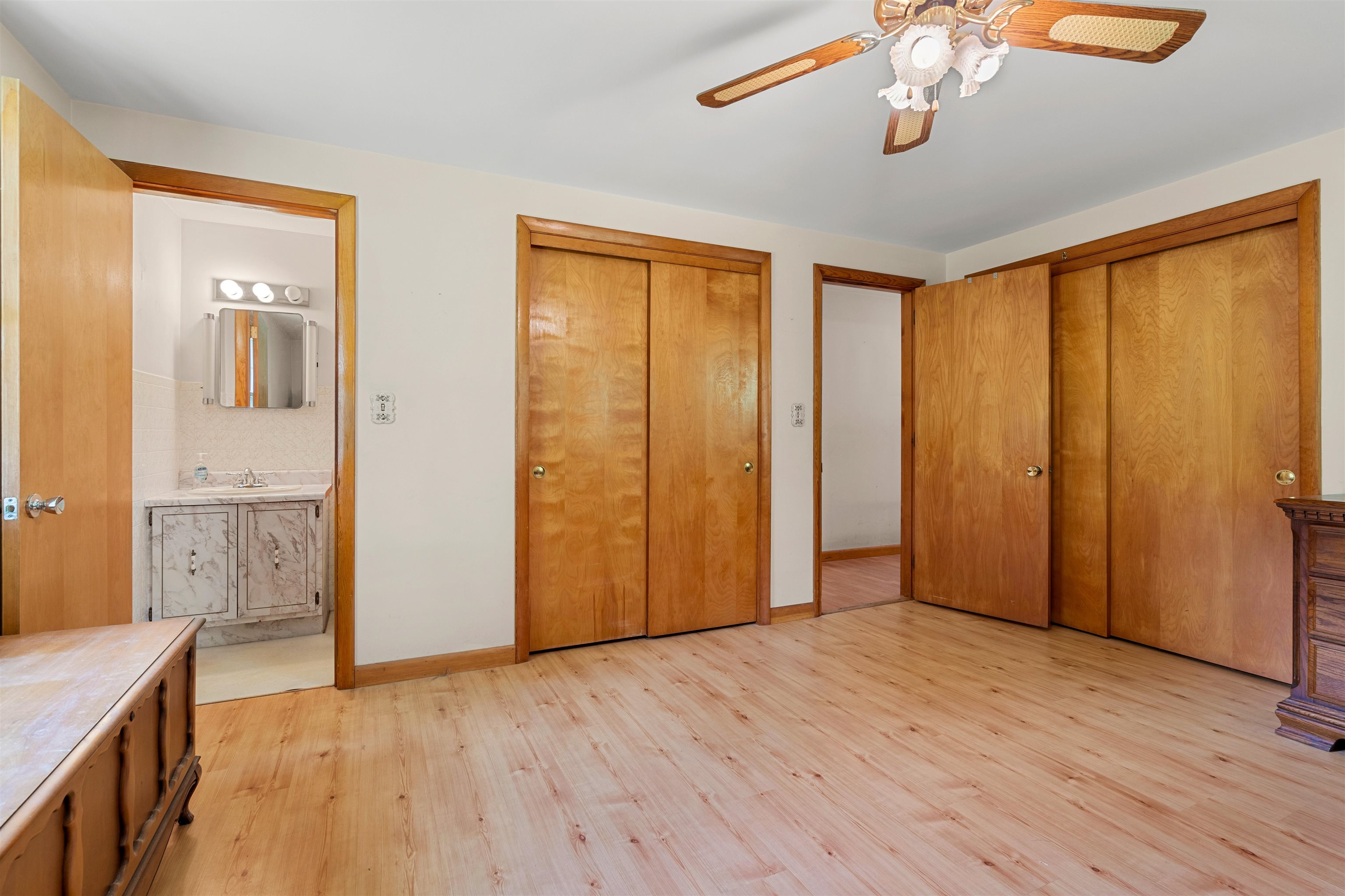 87 Tsienneto Road Derry, NH 03038 - Photo 17 of 40