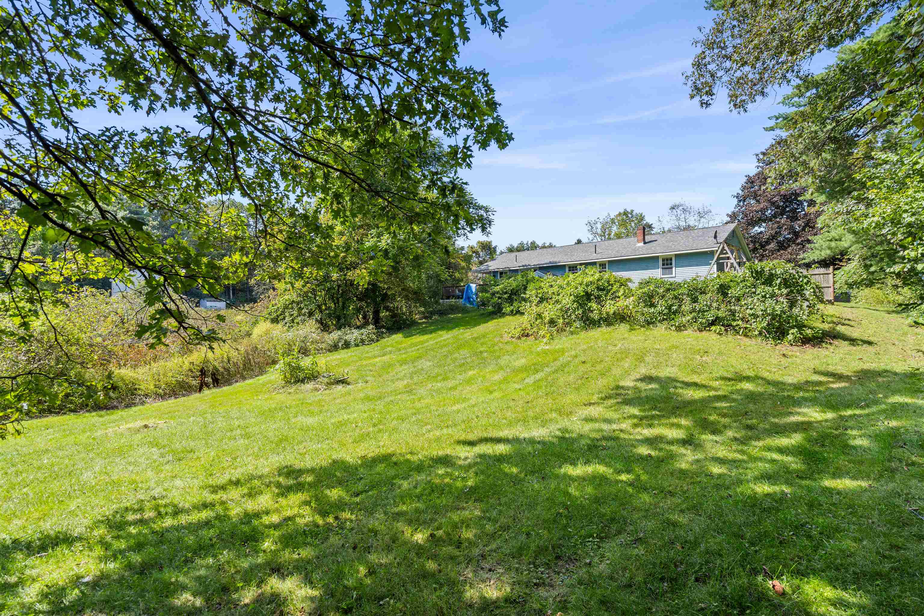 87 Tsienneto Road Derry, NH 03038 - Photo 24 of 40