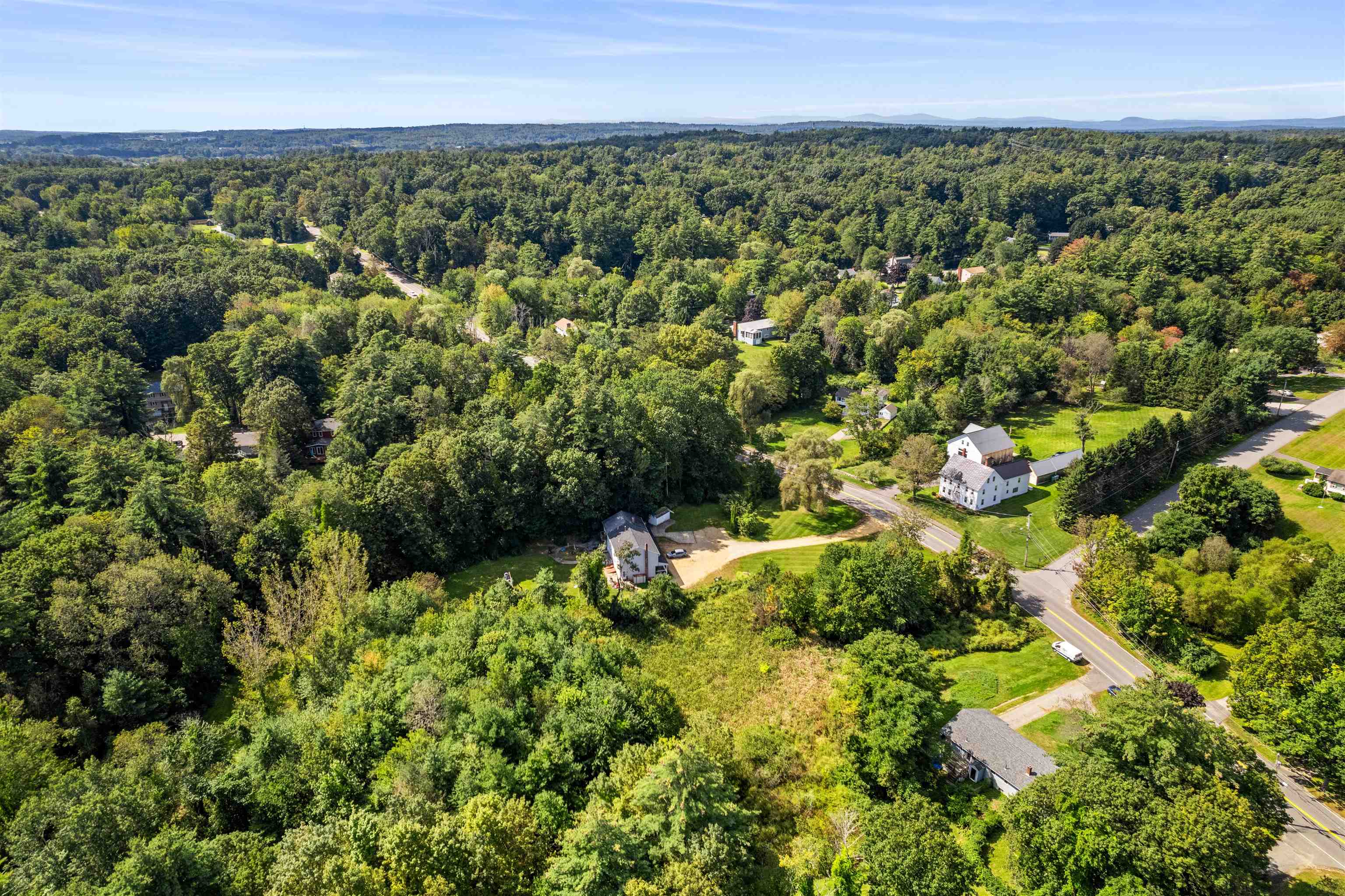 87 Tsienneto Road Derry, NH 03038 - Photo 25 of 40