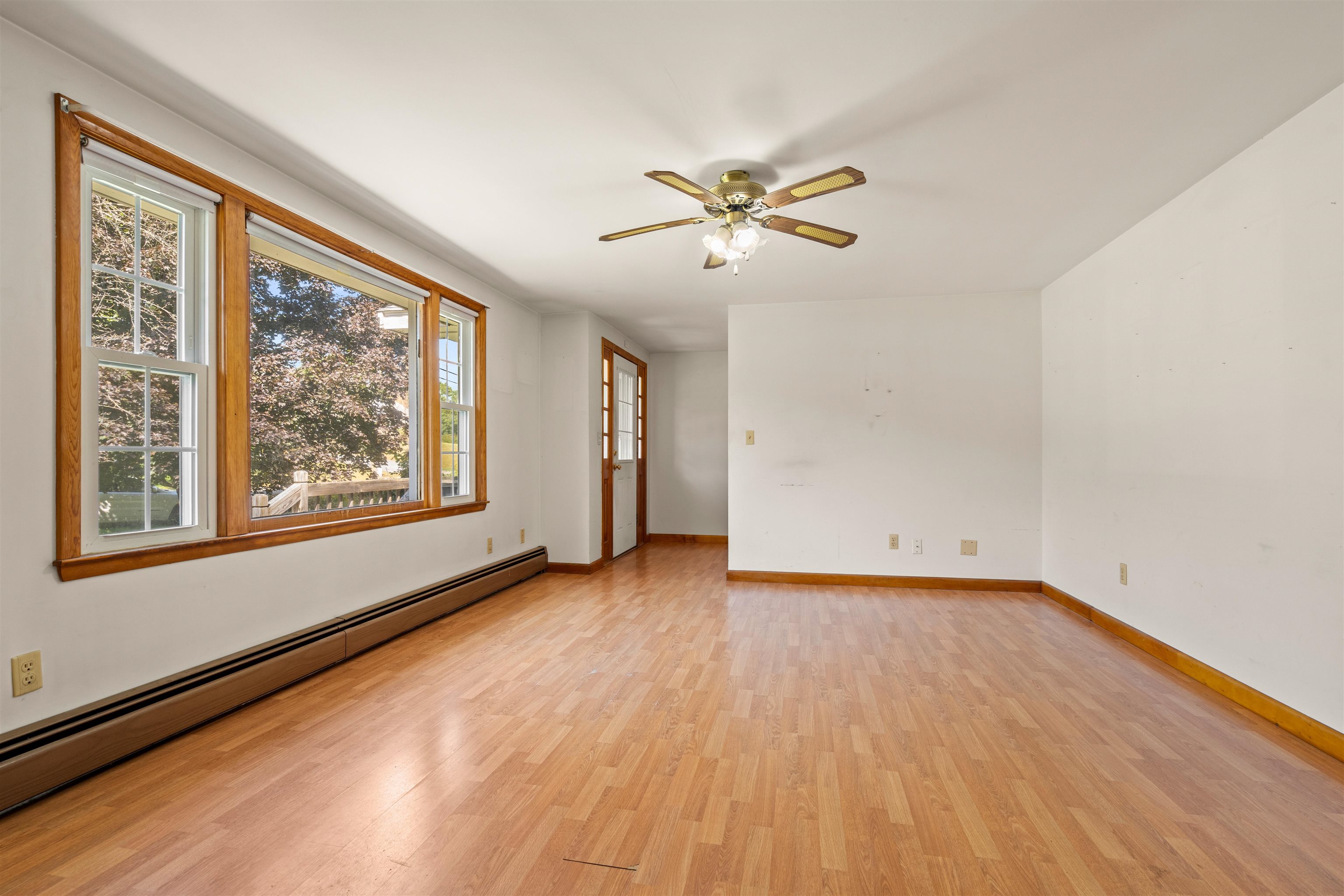 87 Tsienneto Road Derry, NH 03038 - Photo 7 of 40